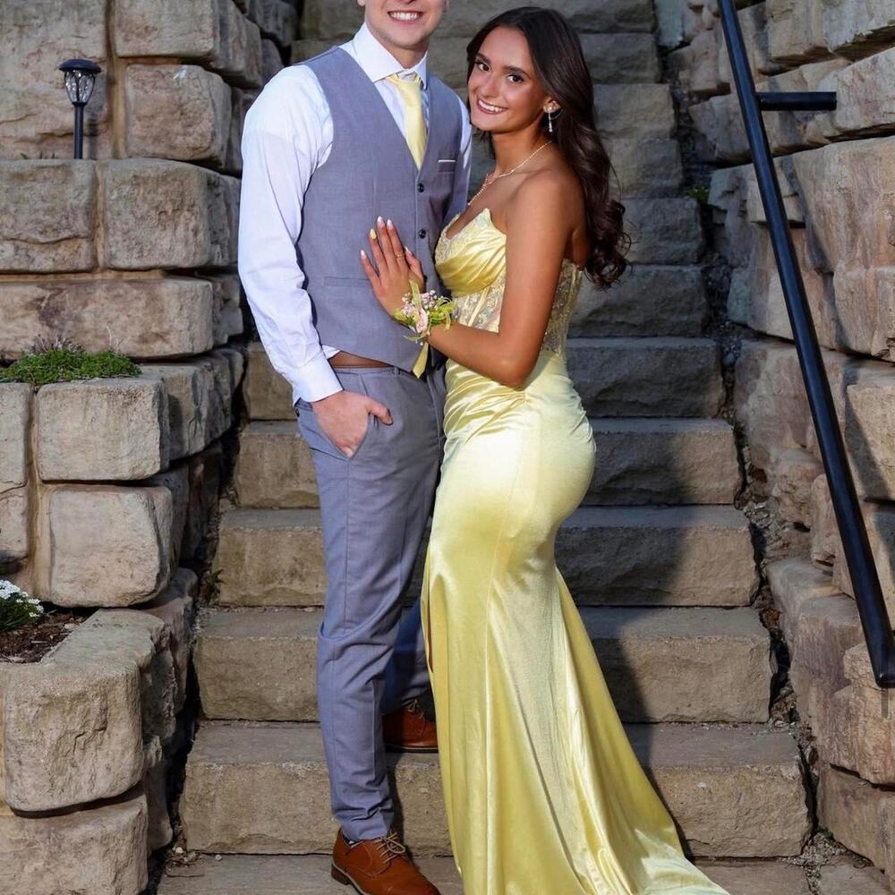NOX Anabel Beautiful Butter Yellow Homecoming or Prom Dress in Size 6